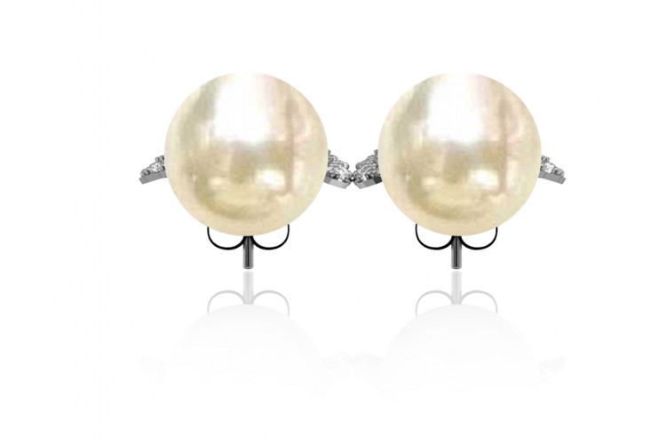 Aashika Pearl Earrings